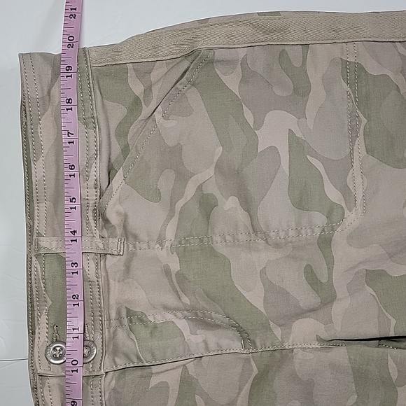 Torrid Feel The Fit Ankle Camo Pants/ Size 18. - Picture 8 of 12